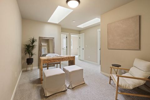 Tiny photo for 20751 NE Boulderfield Avenue, Bend, OR 97701 (MLS # 220211472)