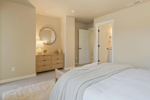 Tiny photo for 20751 NE Boulderfield Avenue, Bend, OR 97701 (MLS # 220211472)