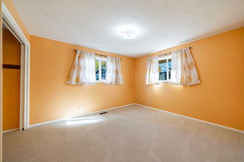 Tiny photo for 208 Oregon Terrace, Medford, OR 97504 (MLS # 220211829)