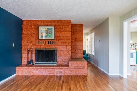 Tiny photo for 208 Oregon Terrace, Medford, OR 97504 (MLS # 220211829)
