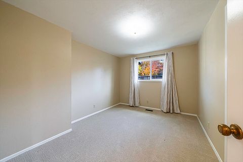 Tiny photo for 208 Oregon Terrace, Medford, OR 97504 (MLS # 220211829)
