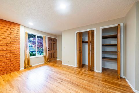 Tiny photo for 208 Oregon Terrace, Medford, OR 97504 (MLS # 220211829)