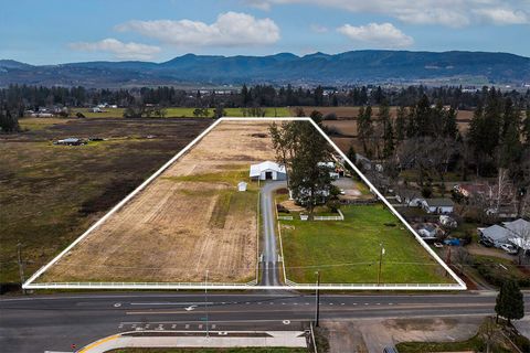 Tiny photo for 408 Oak Grove Road, Medford, OR 97501 (MLS # 220214859)