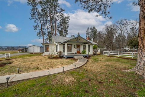 Tiny photo for 408 Oak Grove Road, Medford, OR 97501 (MLS # 220214859)