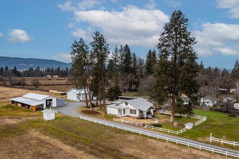 Tiny photo for 408 Oak Grove Road, Medford, OR 97501 (MLS # 220214859)