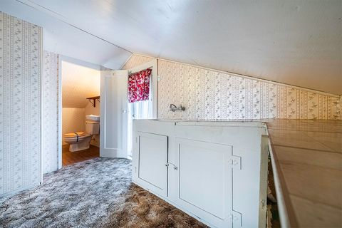 Tiny photo for 408 Oak Grove Road, Medford, OR 97501 (MLS # 220214859)