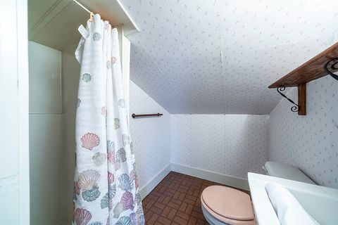 Tiny photo for 408 Oak Grove Road, Medford, OR 97501 (MLS # 220214859)