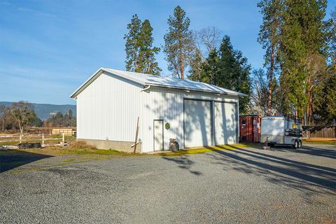 Tiny photo for 408 Oak Grove Road, Medford, OR 97501 (MLS # 220214859)