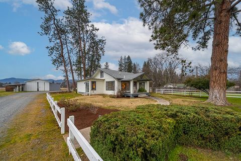Tiny photo for 408 Oak Grove Road, Medford, OR 97501 (MLS # 220214859)