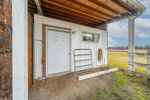 Tiny photo for 408 Oak Grove Road, Medford, OR 97501 (MLS # 220214859)