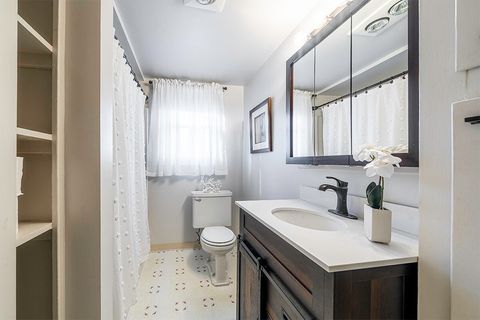 Tiny photo for 408 Oak Grove Road, Medford, OR 97501 (MLS # 220214859)