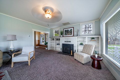 Tiny photo for 408 Oak Grove Road, Medford, OR 97501 (MLS # 220214859)