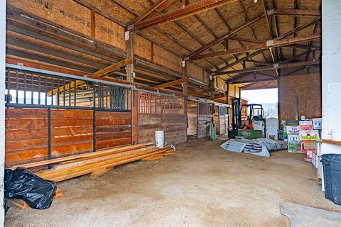 Tiny photo for 408 Oak Grove Road, Medford, OR 97501 (MLS # 220214859)