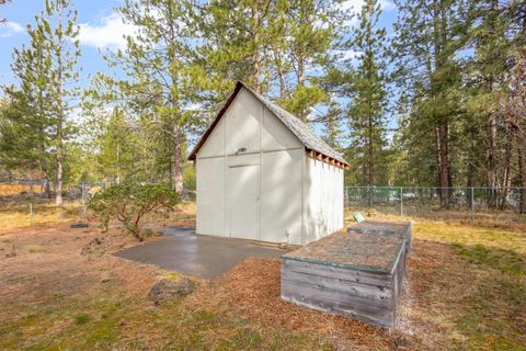 Tiny photo for 18900 Tuscarora Lane, Bend, OR 97702 (MLS # 220217073)