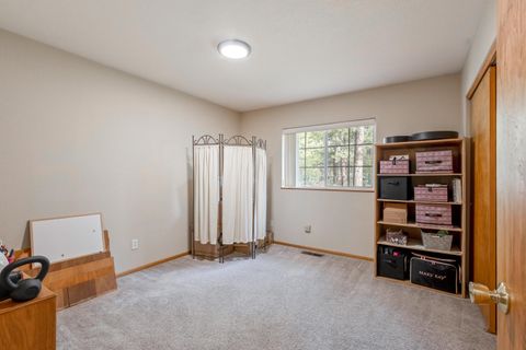 Tiny photo for 18900 Tuscarora Lane, Bend, OR 97702 (MLS # 220217073)