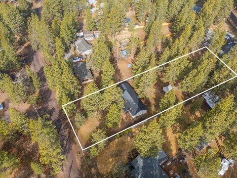 Tiny photo for 18900 Tuscarora Lane, Bend, OR 97702 (MLS # 220217073)
