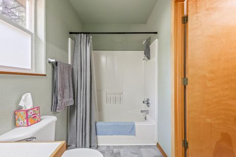 Tiny photo for 18900 Tuscarora Lane, Bend, OR 97702 (MLS # 220217073)