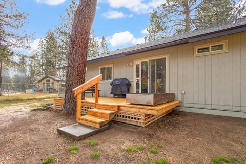 Tiny photo for 18900 Tuscarora Lane, Bend, OR 97702 (MLS # 220217073)