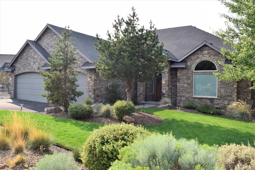 Beautiful Eagle Crest Estate boasts breathtaking views! Towering ceilings add to the open concept throughout the kitchen, living and dining areas. Large master suite features walk in shower, soaking tub, two-way gas fireplace, private deck access and walk in closet. In addition to three large bedrooms, this homes office and large upstairs bonus room offer ample space. Enjoy golf, tennis, recreational center, pool and miles of trails in this resort community!