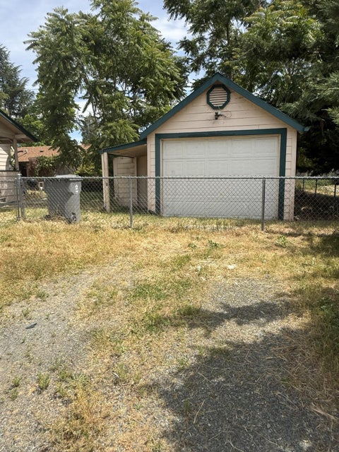 Tiny photo for 501 SE J Street, Grants Pass, OR 97526 (MLS # 220222888)