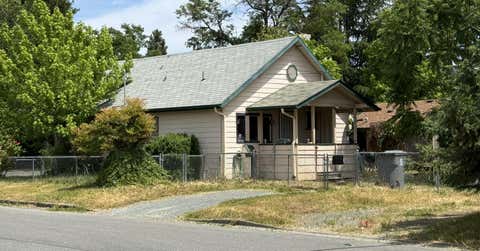Tiny photo for 501 SE J Street, Grants Pass, OR 97526 (MLS # 220222888)