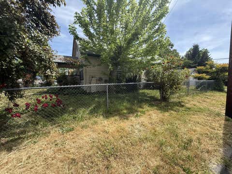 Tiny photo for 501 SE J Street, Grants Pass, OR 97526 (MLS # 220222888)