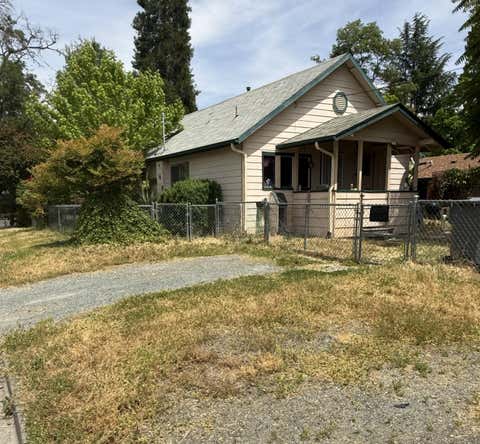 Tiny photo for 501 SE J Street, Grants Pass, OR 97526 (MLS # 220222888)