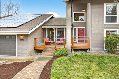 Tiny photo for 1075 Green Meadows Way, Ashland, OR 97520 (MLS # 220215639)