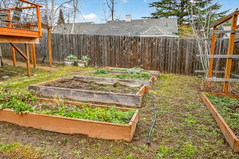 Tiny photo for 1075 Green Meadows Way, Ashland, OR 97520 (MLS # 220215639)