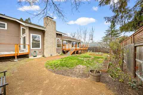 Tiny photo for 1075 Green Meadows Way, Ashland, OR 97520 (MLS # 220215639)