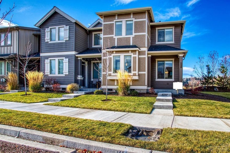 Own this beautiful end unit in Parkland Townhomes Built by Pahlisch Homes completed Dec 2016 Parkland HOA/Community Park. Pride of ownership shows thru out this home. Just like new ready to move right in. Double car attached garage/w opener. Central AC / Gas furnace as well as Hot water heater, Gas Range & Fireplace. Convenient Laundry room upstairs incl. Washer and Dryer. 3 bedroom 2.5 bathrooms Plus large open space upstairs w/skylight makes for a great TV or computer study area.Master Suite w/ walk-in closet.