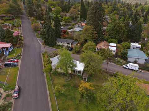 Tiny photo for 480 Harrison Street, Ashland, OR 97520 (MLS # 220219842)