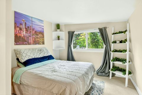Tiny photo for 480 Harrison Street, Ashland, OR 97520 (MLS # 220219842)
