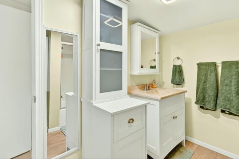 Tiny photo for 480 Harrison Street, Ashland, OR 97520 (MLS # 220219842)