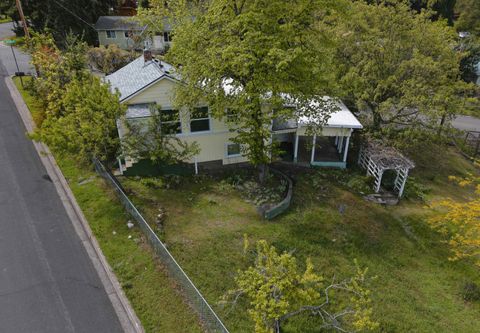 Photo of 480 Harrison Street, Ashland, OR 97520 (MLS # 220219842)