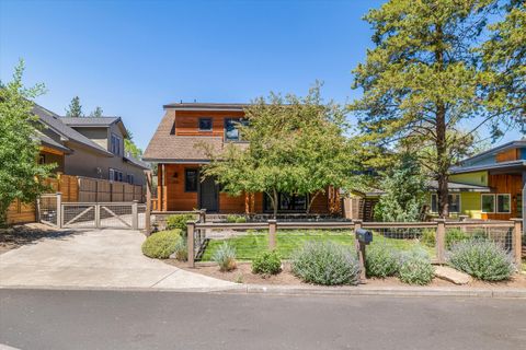 Photo of 1252 NW Ithaca Avenue, Bend, OR 97703 (MLS # 220221332)
