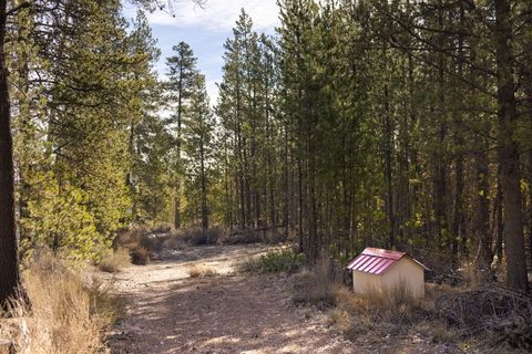Tiny photo for 50878 Highway 97, La Pine, OR 97739 (MLS # 220217292)