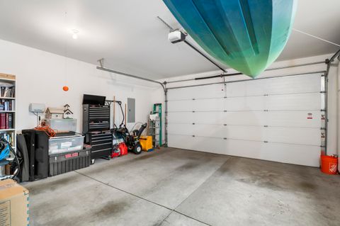 Tiny photo for 900 Victoria Falls Drive, Redmond, OR 97756 (MLS # 220219374)