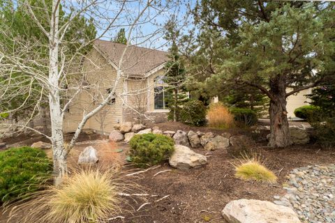 Tiny photo for 900 Victoria Falls Drive, Redmond, OR 97756 (MLS # 220219374)