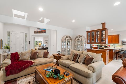 Tiny photo for 900 Victoria Falls Drive, Redmond, OR 97756 (MLS # 220219374)