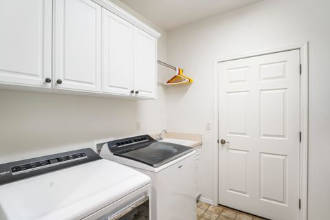 Tiny photo for 900 Victoria Falls Drive, Redmond, OR 97756 (MLS # 220219374)