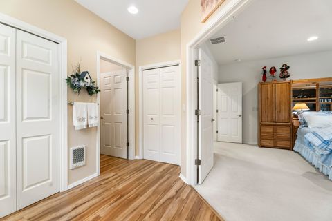 Tiny photo for 900 Victoria Falls Drive, Redmond, OR 97756 (MLS # 220219374)