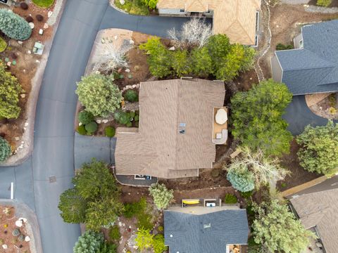 Tiny photo for 900 Victoria Falls Drive, Redmond, OR 97756 (MLS # 220219374)