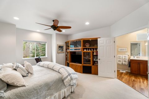 Tiny photo for 900 Victoria Falls Drive, Redmond, OR 97756 (MLS # 220219374)