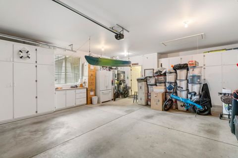 Tiny photo for 900 Victoria Falls Drive, Redmond, OR 97756 (MLS # 220219374)