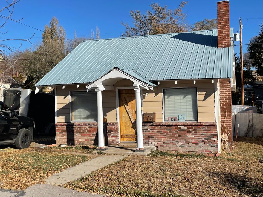 Cute little house near Downtown Klamath Falls and OIT. Featuring 2 bedrooms, 1 bathroom separate kitchen and living room with free standing gas heater & fireplace. Large laundry/mud room. Nice fenced back yard with gated access from neighboring street behind, and an older garage with great storage space. There is also a separate access to an unfinished partial basement in the back of the home. This home has great potential to make it your own!