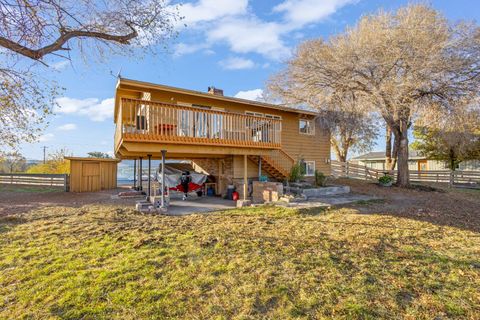 Tiny photo for 499 SE 8th Street, Madras, OR 97741 (MLS # 220211861)