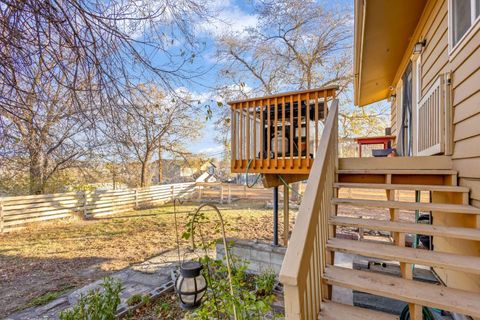 Tiny photo for 499 SE 8th Street, Madras, OR 97741 (MLS # 220211861)