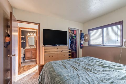 Tiny photo for 499 SE 8th Street, Madras, OR 97741 (MLS # 220211861)