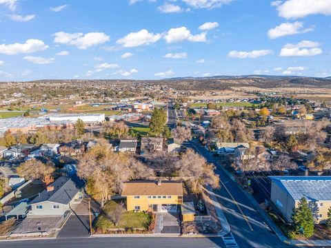 Tiny photo for 499 SE 8th Street, Madras, OR 97741 (MLS # 220211861)